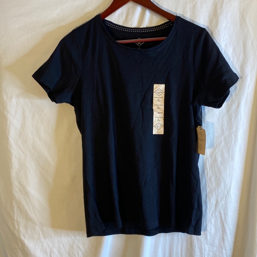 Woman’s Ribbed tee size L. NWT